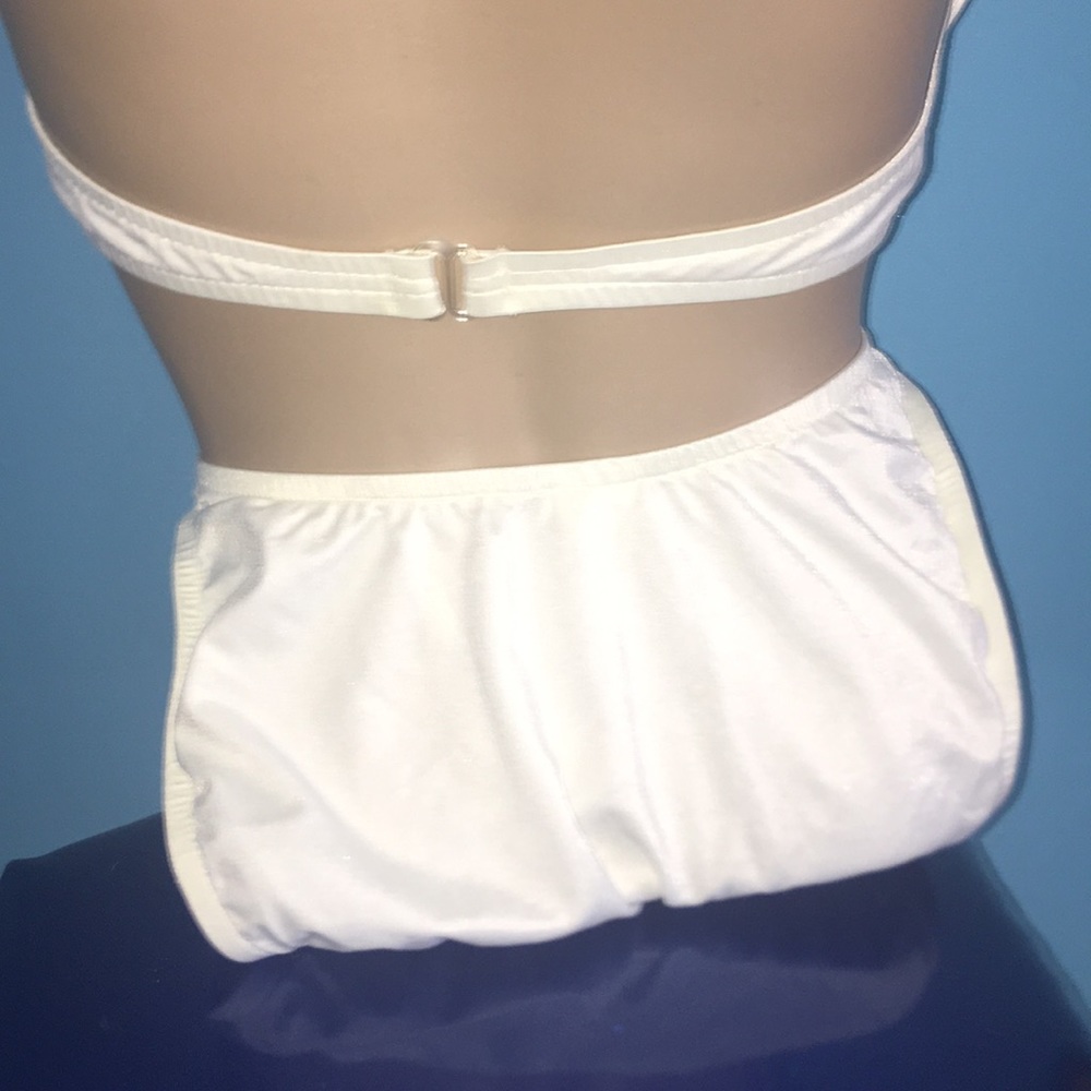 Bikini - Picture 5 of 5